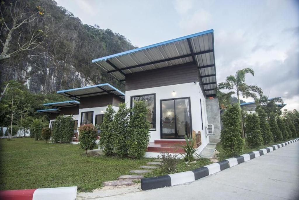 טראנג Phuphayot Resort מראה חיצוני תמונה